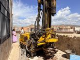 El Ayuntamiento de Lorca avanza en la consolidaci�n del muro en la calle Los Pozos, cuyo estado tras la DANA amenazaba a las viviendas colindantes