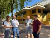 El PSOE exige reparar de urgencia la cubierta de la piscina Mar Menor y reabrirla tras siete meses cerrada