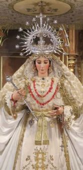 De la tradición al compromiso Peńaflor une cultura y devoción en su primera Feria de Antigüedades