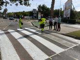 El equipo de Gobierno de Molina de Segura mejora la señalizacin y la seguridad vial en la urbanizacin Altorreal con el repintado de once pasos de peatones
