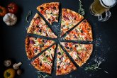Dominos Pizza abre su primera tienda en Cieza y donar la recaudacin del da de apertura a la asociacin ADIFAM