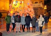 Más de 9.000 envases forman el árbol de Navidad de la Plaza San Juan de la Cruz