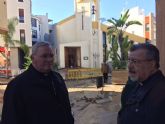 Mons. Lorca anima a los vecinos de Los Alcázares tras las inundaciones