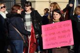 Limpiadoras de la CARM reclaman 'respeto' al Gobierno regional y exigen la restitucin de sus condiciones laborales