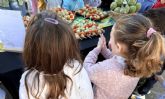 M�s de 200 alumnos del colegio de San Bartolom� celebran el d�a de la alcachofa con una decena de actividades dedicadas a la Joya de la Huerta