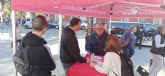 Delegados del SIME informan a los ciudadanos sobre la situacin que se vive en el Ayuntamiento en el mercado de la Fama