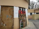 El PSOE denuncia ante la Junta Electoral de Zona la aparición de pintadas sobre sus carteles electorales y Guardia Civil abre diligencias para identificar los autores