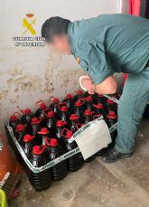 La Guardia Civil detiene a dos personas por importar y comercializar aceite con irregularidades