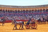 �Mantillas, caballos y carruajes deslumbran en la 40� Exhibici�n de Enganches� en Sevilla