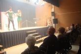 Ms de 100 mayores disfrutan de la magia y fantasa del teatro en Barriomar