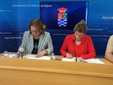 El Ayuntamiento de Molina de Segura y el Colegio Oficial de Farmacéuticos de la Región de Murcia firman un convenio para suministrar tratamientos a personas sin recursos