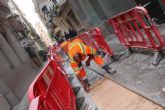 Continan las obras de instalacin del pavimento tctil en la calle Trapera para garantizar la accesibilidad y seguridad de las personas invidentes