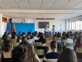 El Ayuntamiento de Murcia acerca el teatro contemporáneo a las aulas con la representación de 'Ausencia', obra ganadora de CreaMurcia 2025