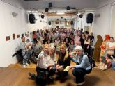 Una exposición comunitaria reivindica la convivencia y rompe estereotipos sobre el barrio de Los Rosales