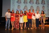 Los alumnos del Alfonso Escámez reciben sus becas en un emotivo acto de graduación
