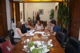 La alcaldesa recibe a representantes de AMUSAL, Asociacin de Empresas de Economa Social de la Regin de Murcia