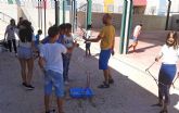 20 menores del barrio del Carmen torreño disfrutan de una escuela de verano con 'Columbares'