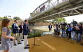 Un nuevo paseo peatonal naturalizado se abre, por primera vez, en la margen derecha de 'Murcia Río'