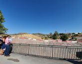 El alcalde de Lorca visita las obras de renovación urbana del barrio de Cristo Rey