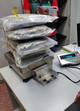 La Guardia Civil desmantela una organización criminal dedicada a exportar marihuana oculta entre hortalizas