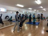 Los jóvenes torreños aprenden a bailar breakdance