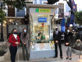 La ONCE instala en guilas dos nuevos quioscos de ventas ms accesibles