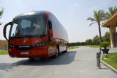 Las empresas de autobuses contribuyen a paliar las restricciones de movilidad transportando a trabajadores de fincas y empresas agrarias de la Regin de Murcia