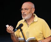 Luis Romero de �vila: 'La poes�a es un mundo sagrado que nos llega cada d�a con su traje nuevo para salir a la calle'