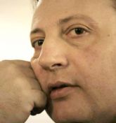 Fran Barba: 'abrir un libro de poemas, te anima, te sacude la inteligencia y el alma, los poemas te llevan a la introspecci�n'