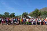 La concejalía de Medio Ambiente organiza una jornada de reforestación con los alumnos del CEIP Mediterráneo
