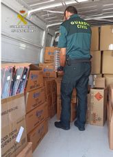 La Guardia Civil interviene más de 200.000 artículos pirotécnicos en un establecimiento comercial temporal