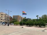 VOX Murcia exige la retirada de la bandera del lobby LGTBI de la Plaza de la Cruz Roja