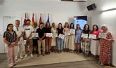 Los centros educativos de Caravaca reciben 5.000 euros en microbecas para apoyar la participaci�n en actividades escolares