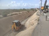El Ayuntamiento de Los Alcázares refuerza las labores de mantenimiento de canales y redes de pluviales