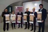 Turismo y el Obispado presentan un cartel que promocionar el Año Jubilar de Caravaca en 25.000 parroquias españolas