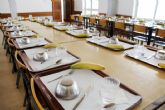 Dimoba presta el servicio de monitores de comedor en tres centros escolares de la Junta en Sevilla