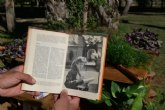 Cartagena estrena una jardinera de intercambio de libros coincidiendo con el Da Internacional de las Bibliotecas