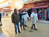 Más de mil voluntarios participan en una jornada solidaria para limpiar viviendas, instalaciones y calles afectadas por las lluvias en Los Alcázares
