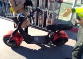 La Guardia Civil investiga al conductor de un patinete eléctrico de grandes dimensiones por carecer de permiso de conducción