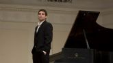 El pianista cartagenero, Gabriel Escudero, solista en El Batel del III Concierto Sinfónico de la OSRM