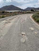 El Ayuntamiento vuelve a solicitar a la Dirección General de Carreteras el asfaltado de la vía de servicio de Tébar