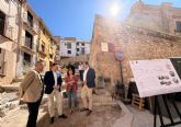 Fomento mejora el entorno paisajístico de la Puerta de Santa Ana y la iglesia de la Soledad de Caravaca de la Cruz