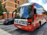 Una gran caravana de autobuses escolares clama contra el Gobierno regional por abocarlos a ruina