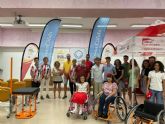 La Comunidad colabora con clubes de taekwondo, triatlón y atletismo para captar deportistas con discapacidad