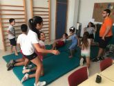 La asociación 'Puro Corazón' realiza talleres vacacionales de verano en el Centro Social de Los Pulpites