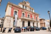 Cuatro nuevos coches y dos motocicletas amplían el parque automovilístico de la policía local