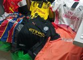 La Guardia Civil se incauta de más de 300 prendas textiles imitación de prestigiosas marcas