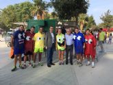1.000 corredores participan en la Crazy Race Murcia, la primera en celebrarse en circuito urbano