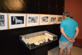 La sala de exposiciones de la Factoría Romana abre con una muestra sobre el arqueólogo descubridor del Cigarralejo