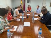 La vicepresidenta del Gobierno, Isabel Franco, se reúne con representantes de la Fundación Secretariado Gitano